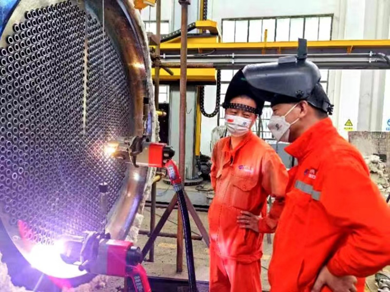 立足實體拼創(chuàng)新 鐵馬踏破鑄夢來---瀘天化弘旭公司制造的國內(nèi)第二臺全國產(chǎn)特種高壓設備交付使用(圖3) 立足實體拼創(chuàng)新 鐵馬踏破鑄夢來---瀘天化弘旭公司制造的國內(nèi)第二臺全國產(chǎn)特種高壓設備交付使用(圖3)