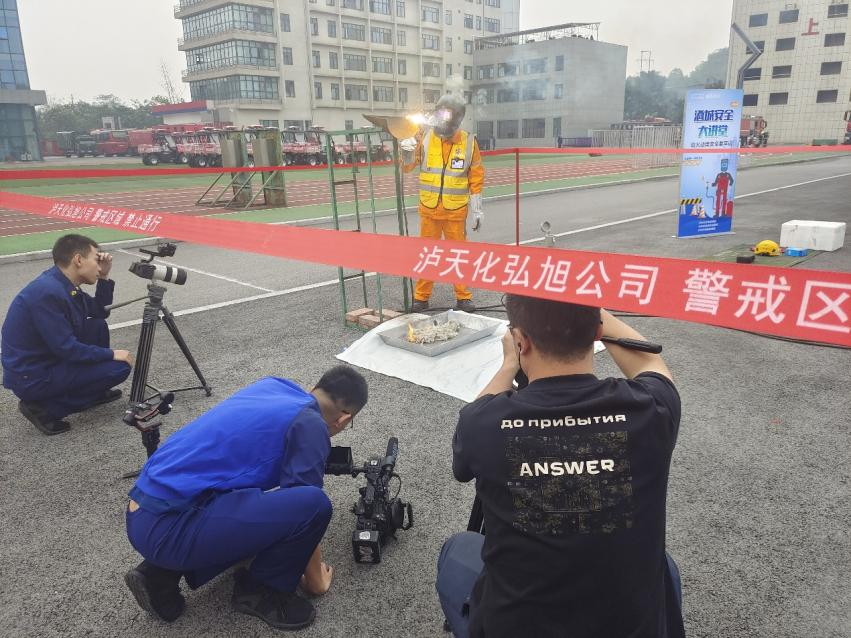 提高消防技能，筑牢生命防線 弘旭公司參加酒城安全大講堂主題活動(圖2)
