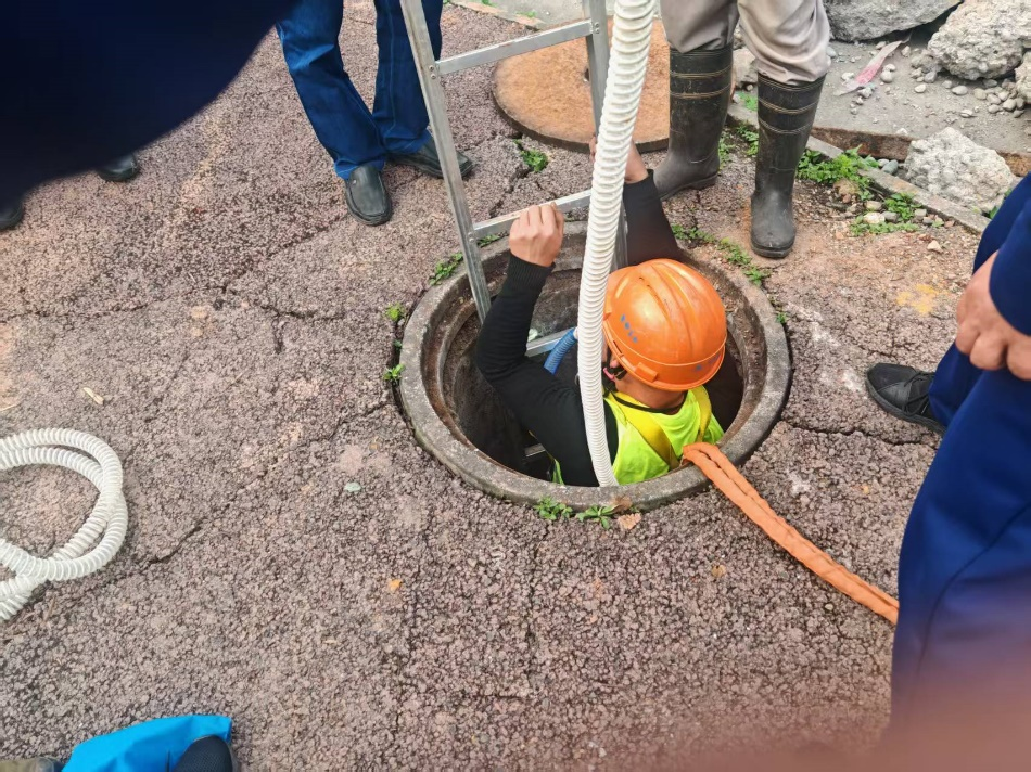 化工園區(qū)西區(qū)污水提升項(xiàng)目 有限空間作業(yè)順利完成(圖3) 化工園區(qū)西區(qū)污水提升項(xiàng)目 有限空間作業(yè)順利完成(圖3)