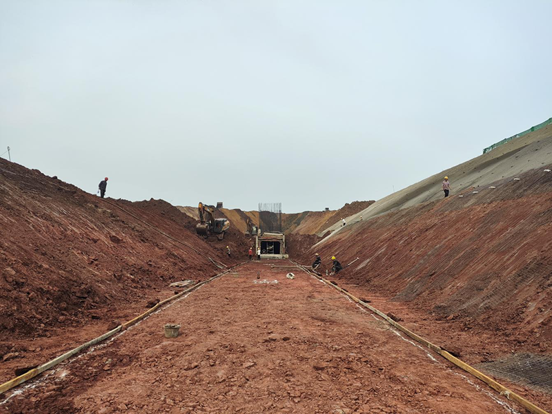 箱涵基坑全線貫通！傅利才、陳懋金蒞臨現(xiàn)場指導(dǎo)(圖2)